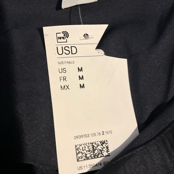 NWT H @ M Classic Button-Down Shirt in Deep Navy Size Medium - Picture 5 of 6